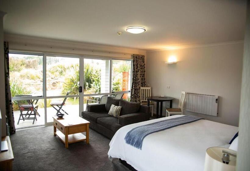 Люкс Deluxe Кровать Кинг, Tongariro Suites