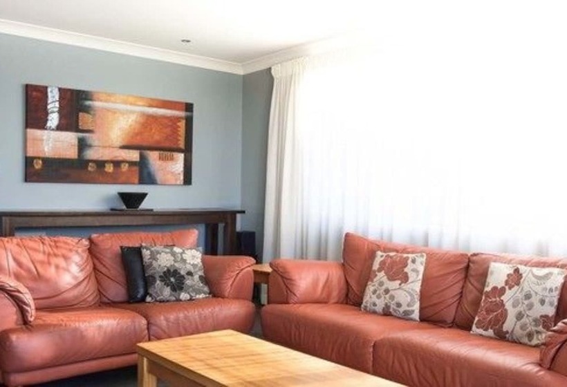 Апартаменты Deluxe 2 Спальни Вид на Море, Belle Mer Beach Front Apartments