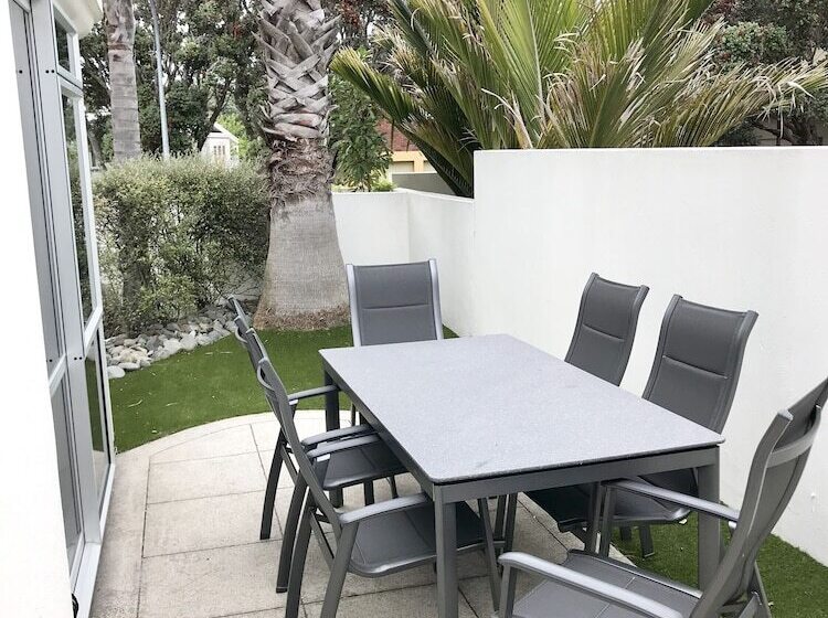 Апартаменты 1 Спальня Нижний Этаж, Belle Mer Beach Front Apartments
