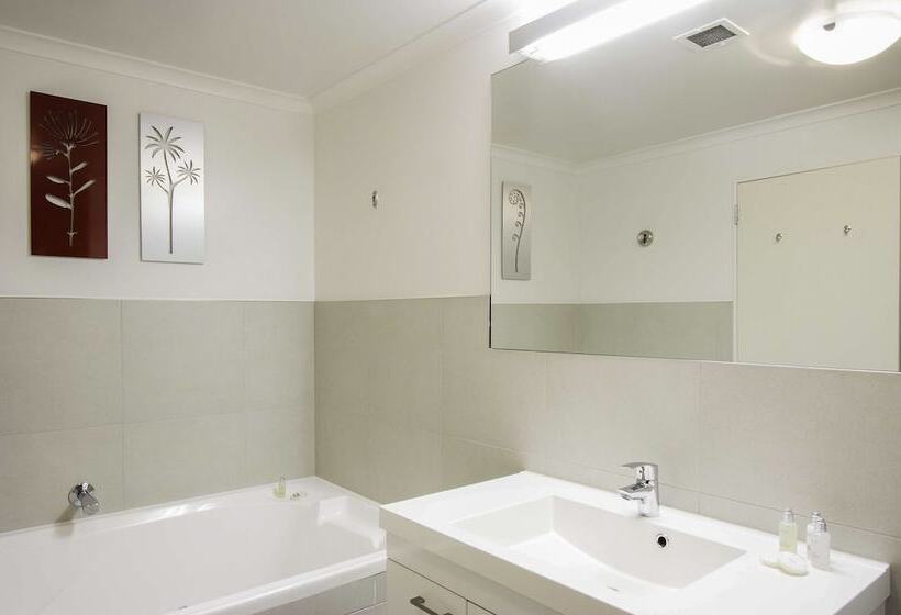 Апартаменты 2 Спальни, Belle Mer Beach Front Apartments