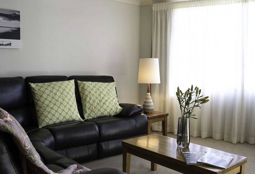 Апартаменты 2 Спальни, Belle Mer Beach Front Apartments