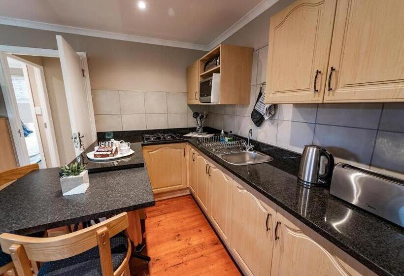 Шале 1 Спальня, Gooderson Knysna Chalets