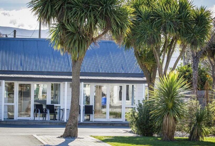 استودیوی استاندارد, Greyfriars Motel
