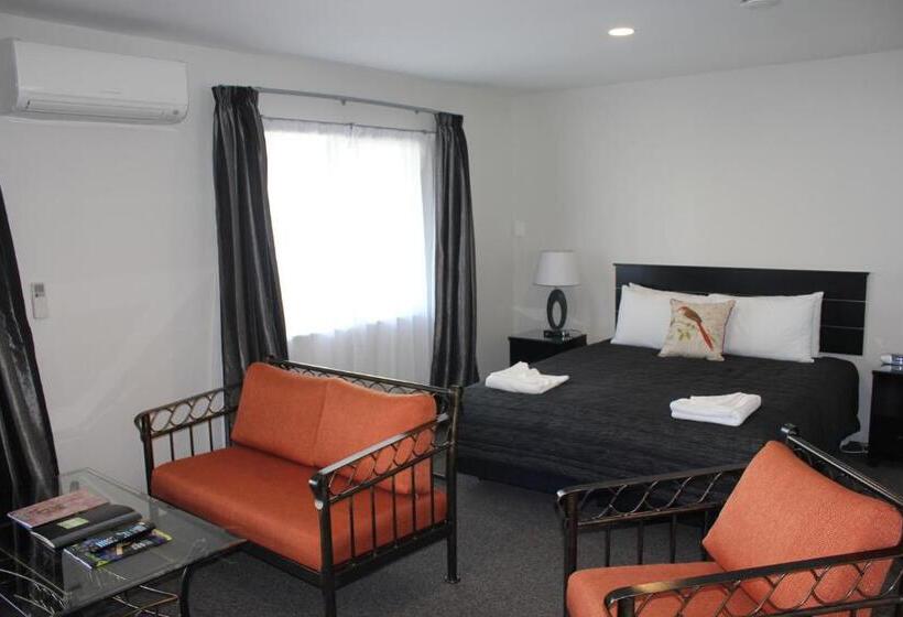 استودیوی استاندارد, Greyfriars Motel