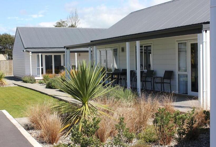 استودیوی استاندارد, Greyfriars Motel