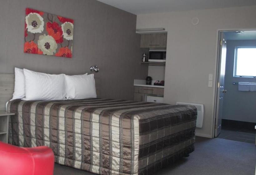 이그제큐티브 스튜디오, Carramar Motor Inn