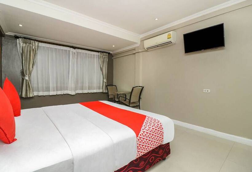 Tengerre Néző Deluxe Szoba, Natural Beach Hotel Pattaya