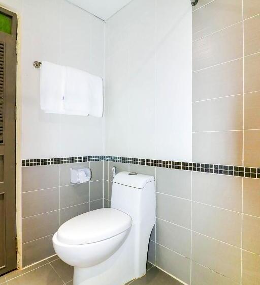 Havuz Manzaralı Standart Oda, Natural Beach Hotel Pattaya
