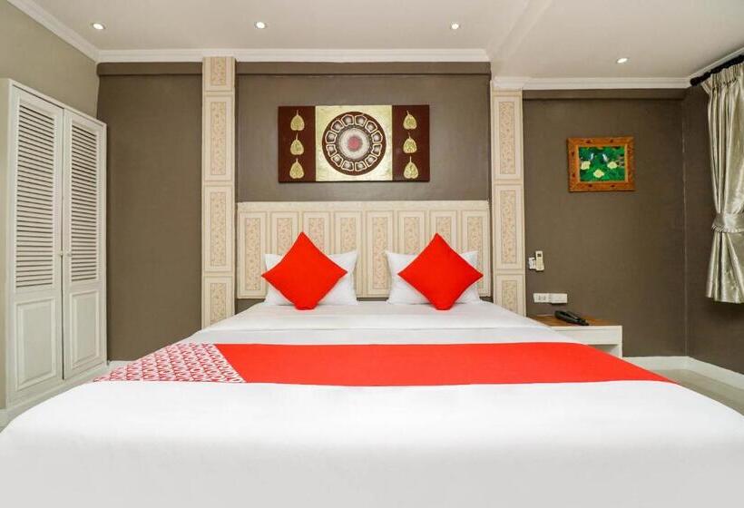 Tengerre Néző Deluxe Szoba, Natural Beach Hotel Pattaya
