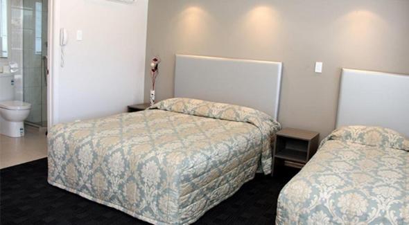スタンダードスタジオ, Phoenix Palm Motel