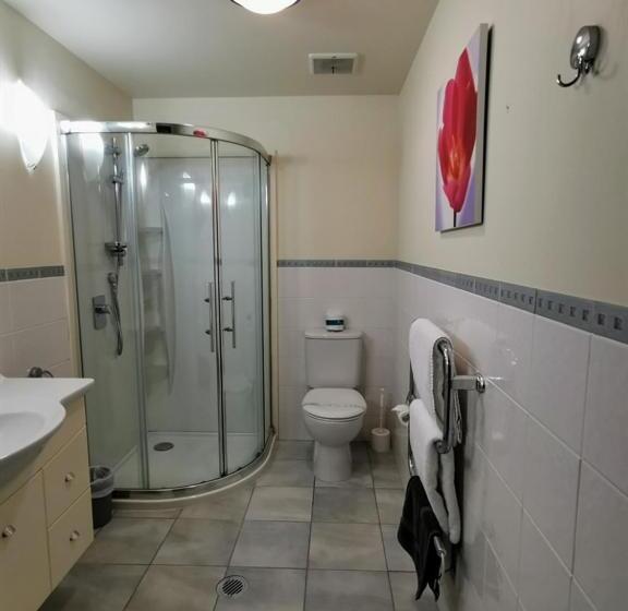 آپارتمان 1 خوابه با چشم‌انداز استخر, The Anchorage Apartments