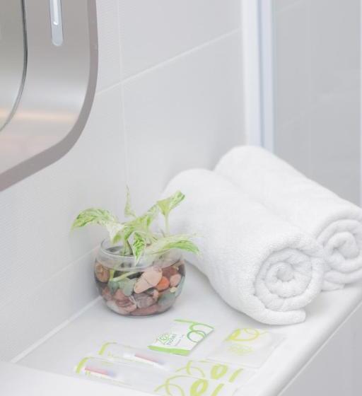 Номер Стандарт, Zest Jemursari By Swiss Belhotel International