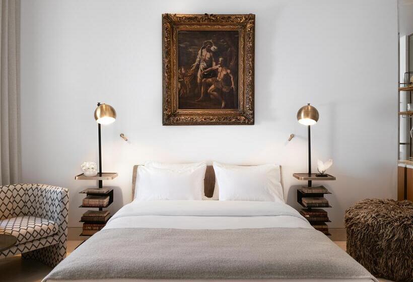 패밀리 아파트, The Dolli At Acropolis, A Hotel To Live
