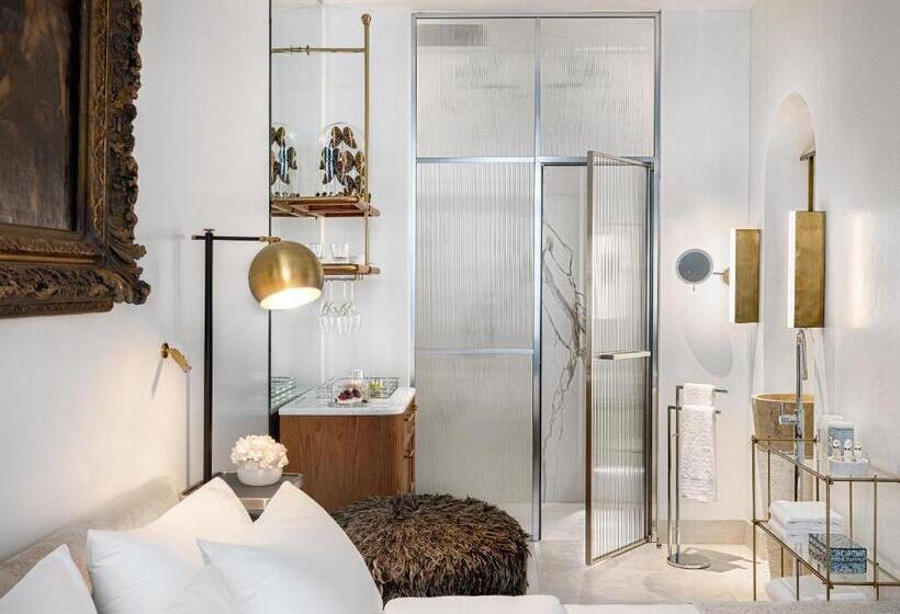 스탠다드 룸, The Dolli At Acropolis, A Hotel To Live