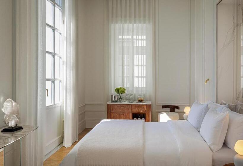 스위트, The Dolli At Acropolis, A Hotel To Live