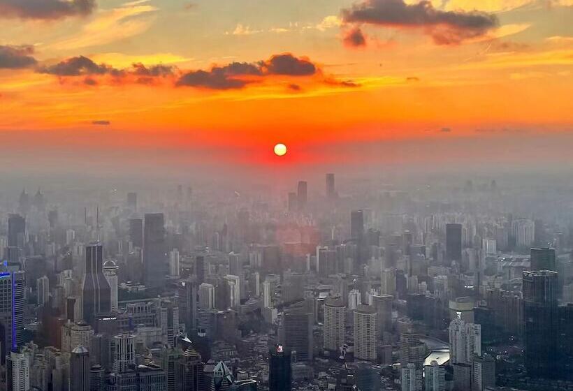 سوئیت با چشم‌انداز, J Hotel, Shanghai Tower   Above All Else, Overlooking The Bund