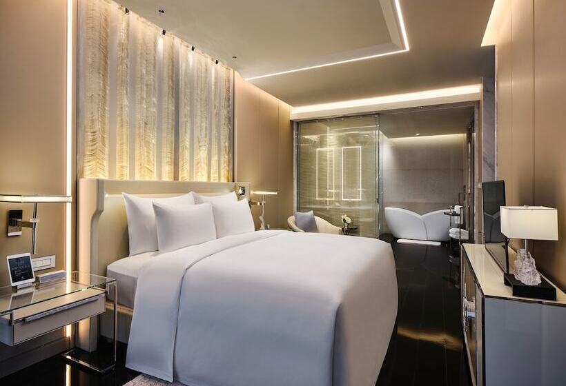 سوییت, J Hotel, Shanghai Tower   Above All Else, Overlooking The Bund