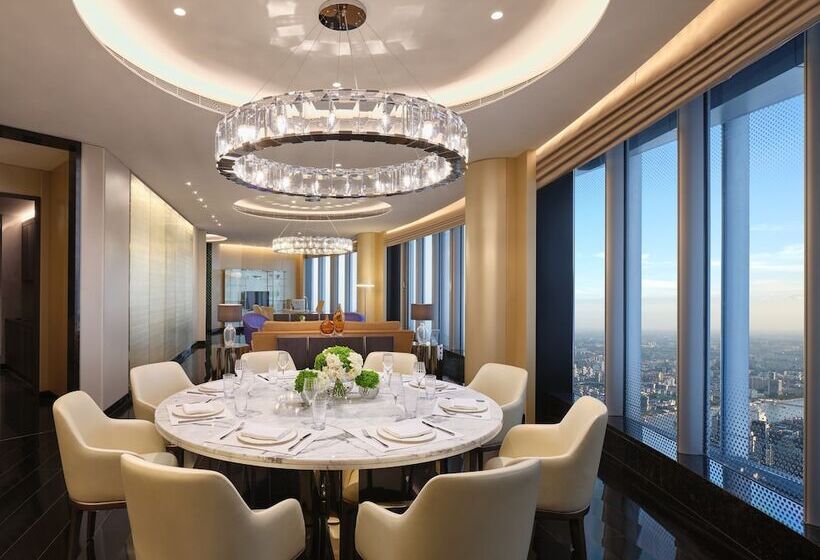 سوییت, J Hotel, Shanghai Tower   Above All Else, Overlooking The Bund