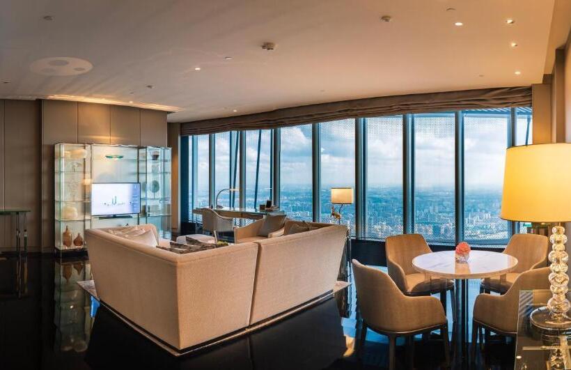 سوئیت با چشم‌انداز رودخانه, J Hotel, Shanghai Tower   Above All Else, Overlooking The Bund