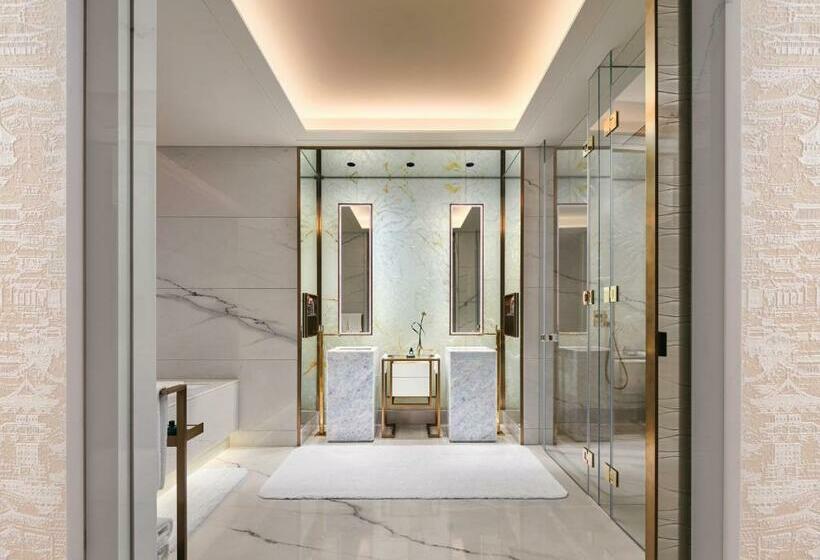 اتاق استاندارد با تخت بزرگ, J Hotel, Shanghai Tower   Above All Else, Overlooking The Bund