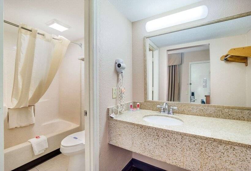 Номер Стандарт 2 Двуспальные Кровати, Econo Lodge