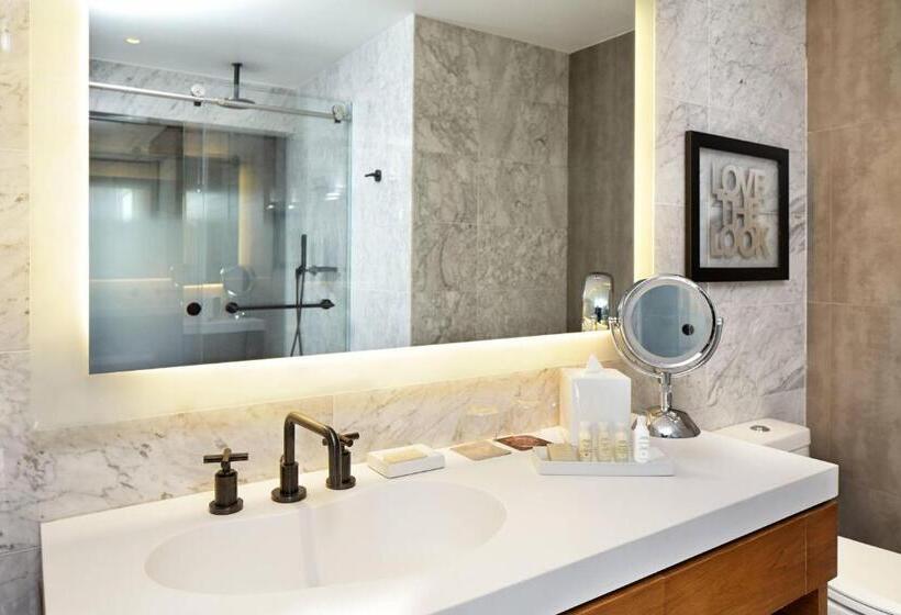 适合残疾人使用的标准间, Renaissance New York Midtown