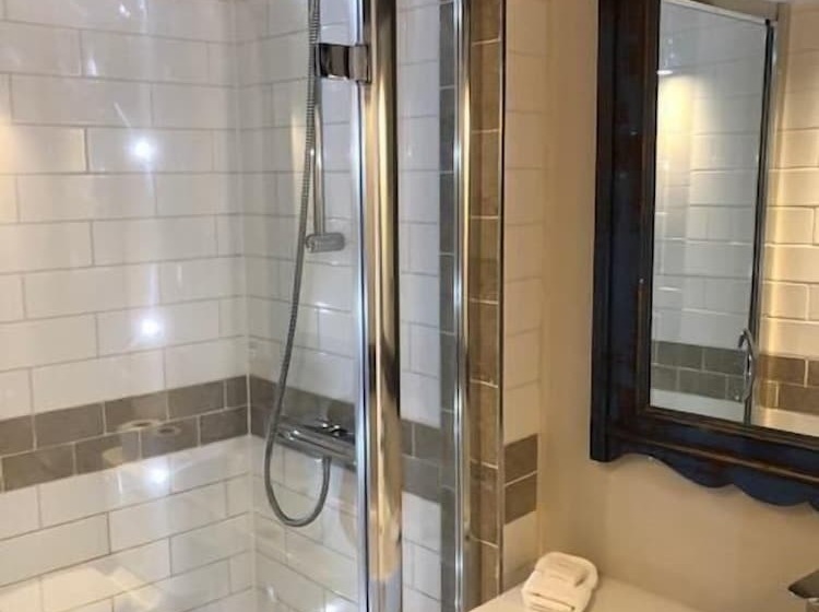 חדר סטנדרט יחיד, The Admiral Hornblower