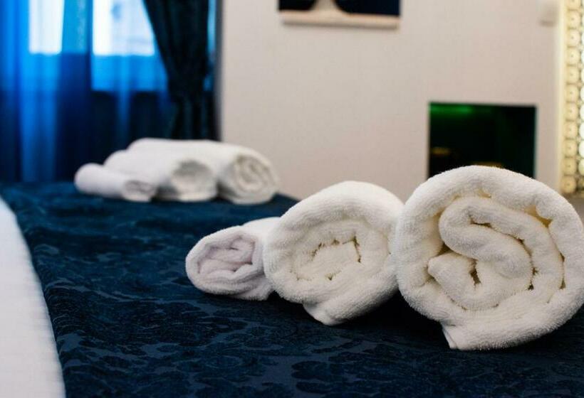 اتاق لوکس, Center Luxury Rooms 3