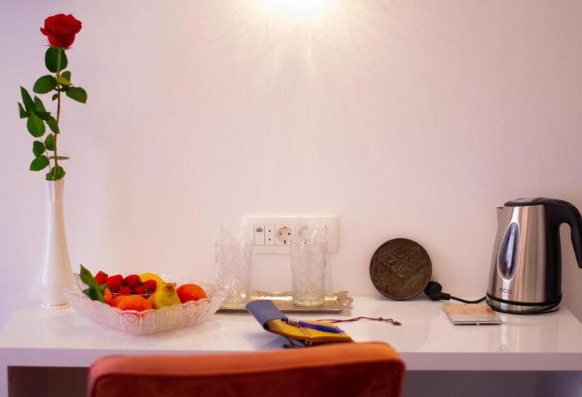 اتاق لوکس, Center Luxury Rooms 3