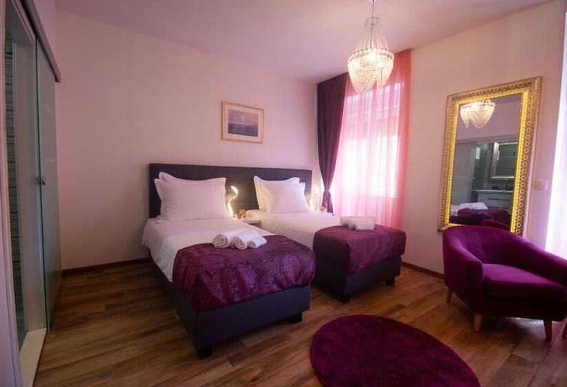 اتاق لوکس, Center Luxury Rooms 3