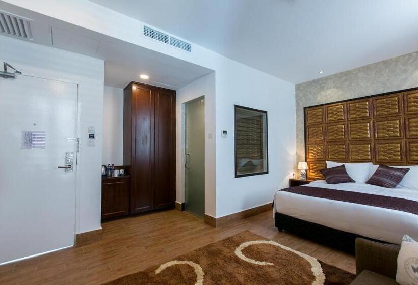 스위트, Belllo Hotel Jb Central