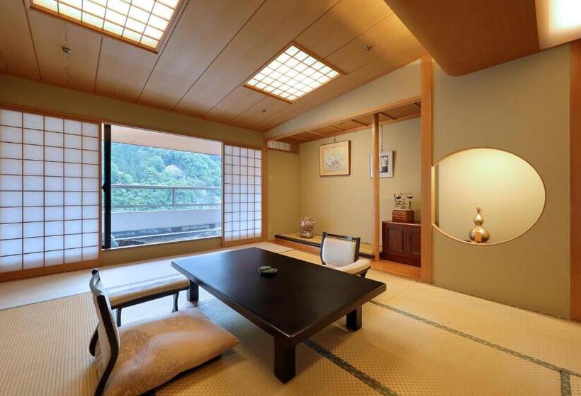 Номер Deluxe, Sunshine Kinugawa