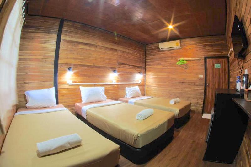 Номер Стандарт Трехместный, The Cobble Beach Hotel  Phi Phi Island