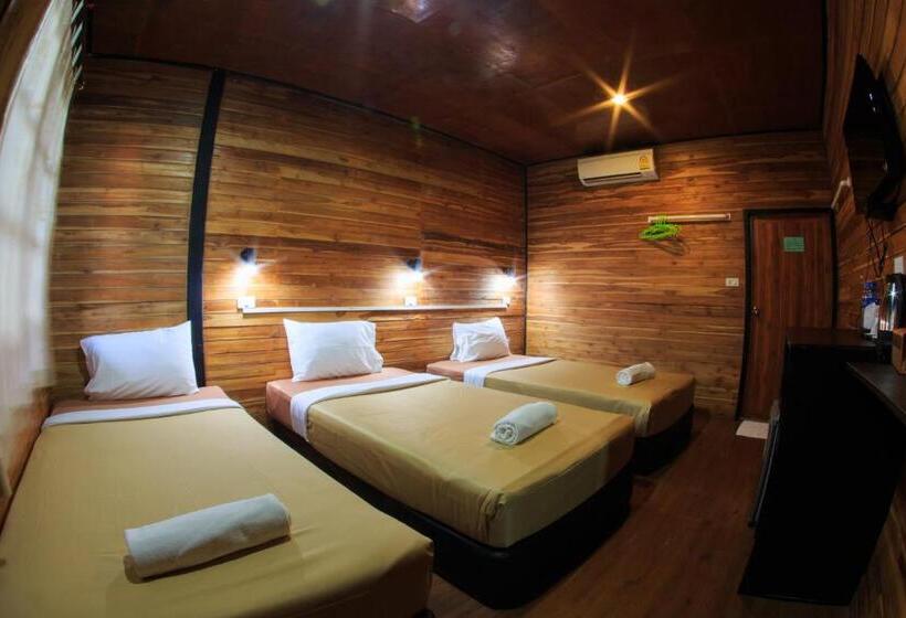 Номер Стандарт Трехместный, The Cobble Beach Hotel  Phi Phi Island