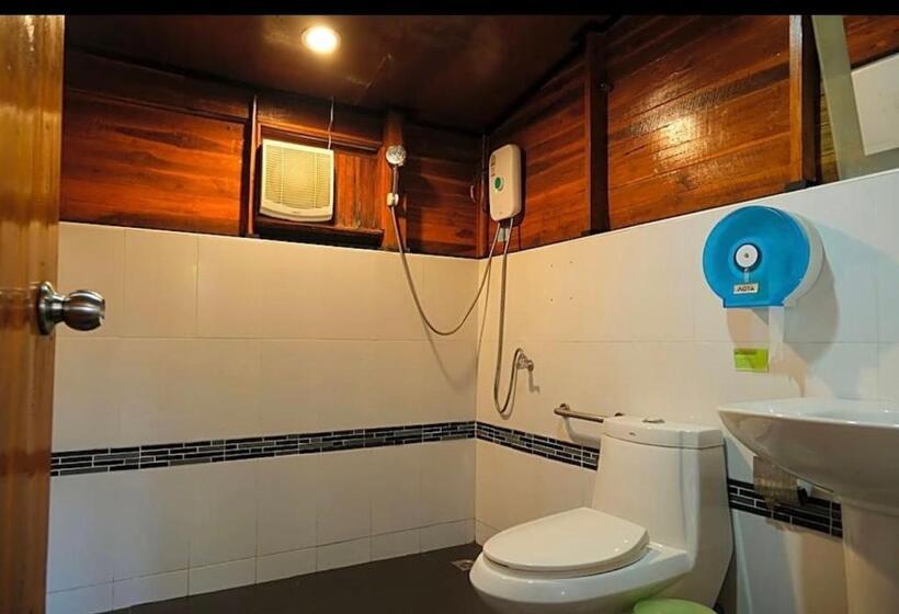 Бунгало Deluxe, The Cobble Beach Hotel  Phi Phi Island