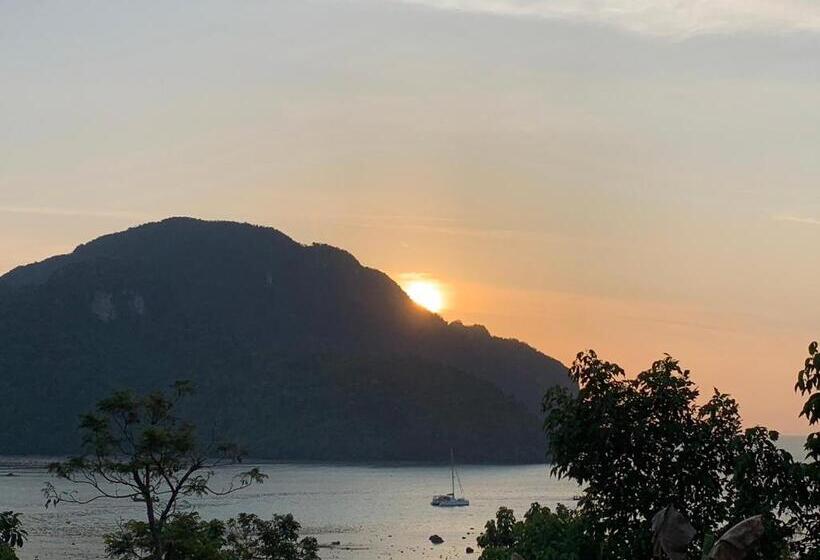 Номер Superior, The Cobble Beach Hotel  Phi Phi Island