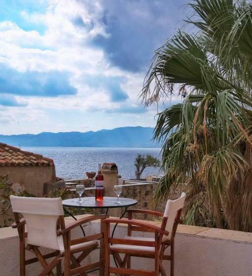 Family Suite, Menexes Suites Monemvasia