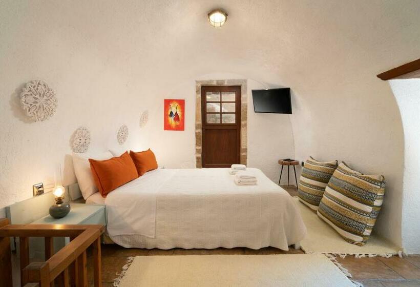 Полулюкс Вид на Сад, Menexes Suites Monemvasia