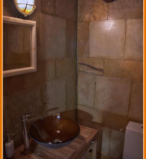 Люкс Вид на Сад, Menexes Suites Monemvasia