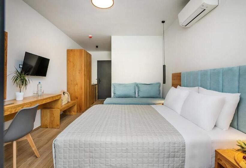 Трехместный Номер Стандарт Вид на Бассейн, Alexmare Hotel Fourka