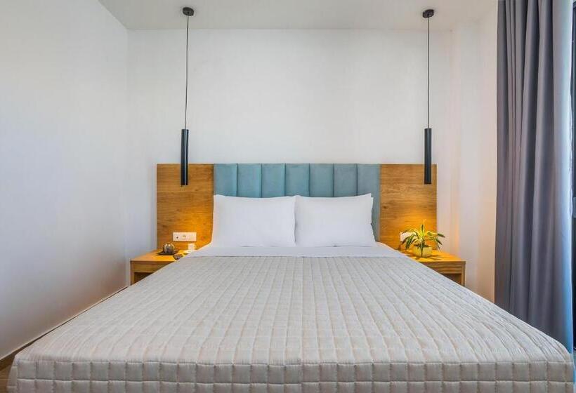 Трехместный Номер Стандарт Вид на Бассейн, Alexmare Hotel Fourka