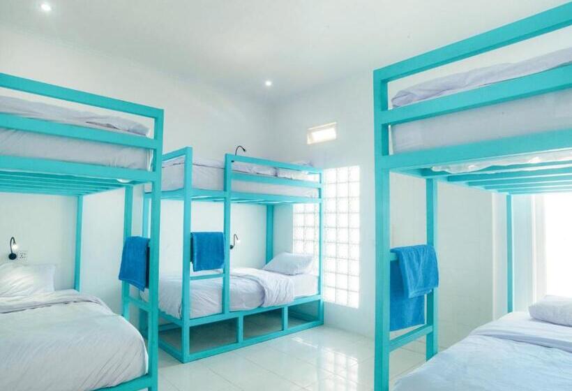 Кровать в Общей Комнате, Mad Monkey Nusa Lembongan