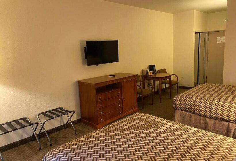 Номер Стандарт, A Riverside Inn Travelodge By Wyndham