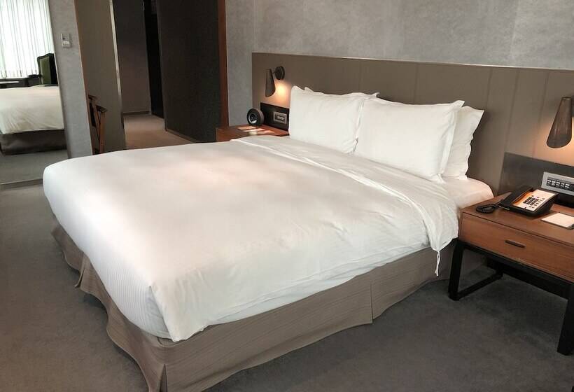 اتاق لوکس, Check Inn Taipei Nanjing
