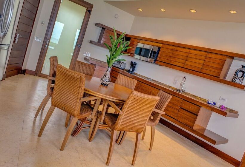ویلای 2 خوابه با چشم‌انداز دریا, Las Verandas Hotel & Villas