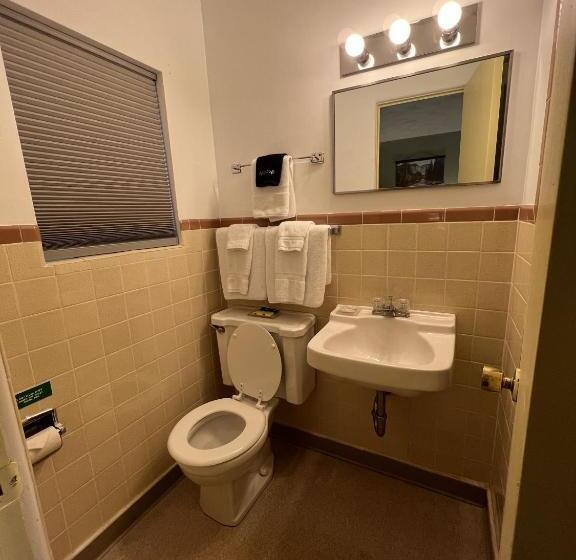 Номер Deluxe Кровать Кинг, Cedars Motel