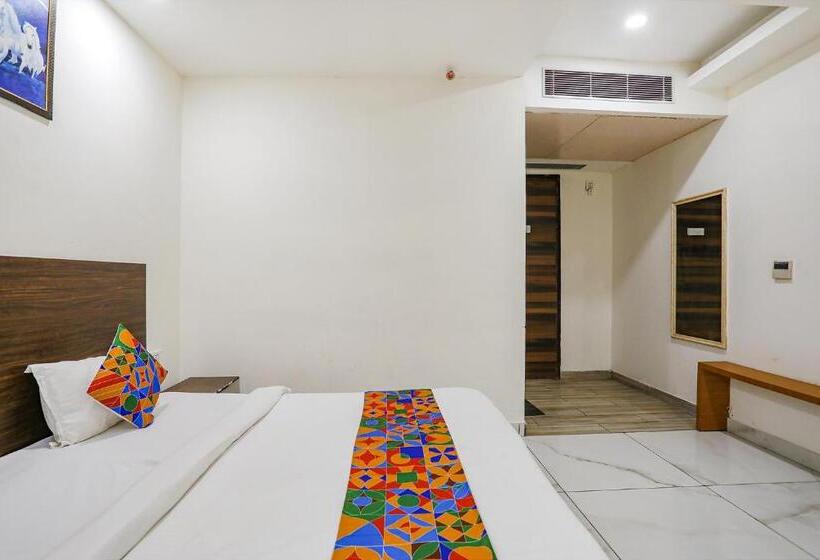 Люкс, Fabhotel Kinsfolk
