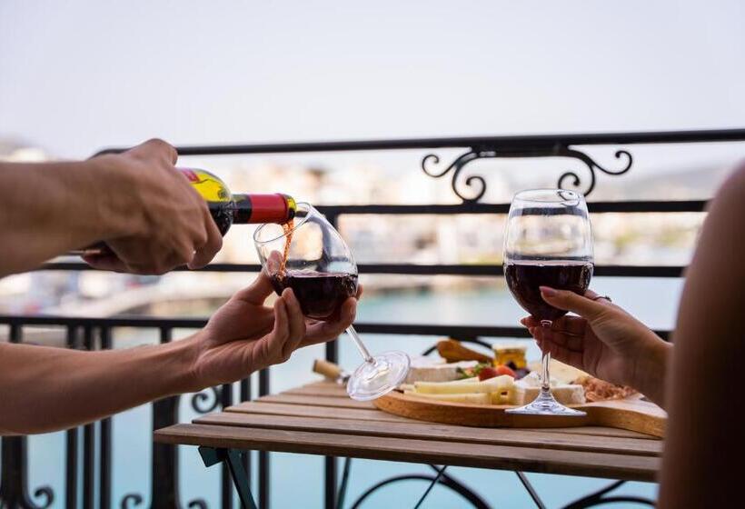 اتاق سه نفره سوپریور با چشم‌انداز دریا, Casa Porto Boutique Hotel - Adults Only