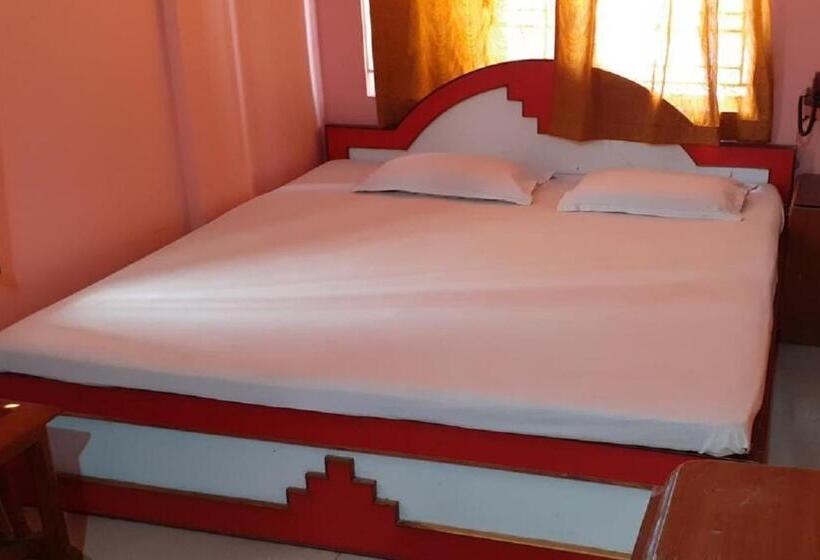 Quarto Estandar, Goroomgo Sunny Digha