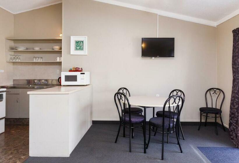 Семейные Апартаменты, Manfeild Park Motel